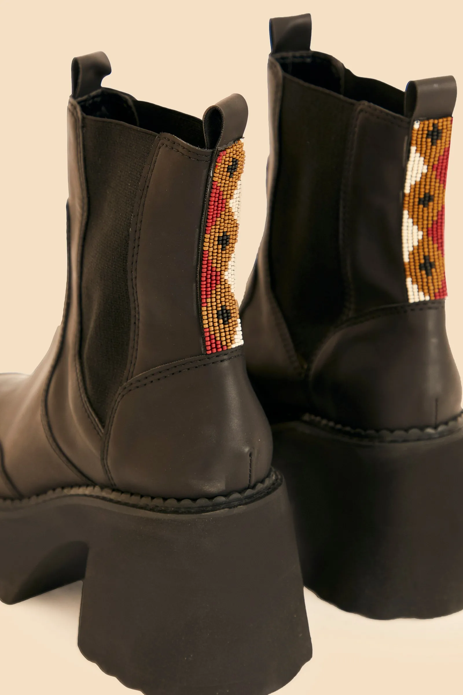 BLACK BLOCK HEEL CHELSEA BOOT