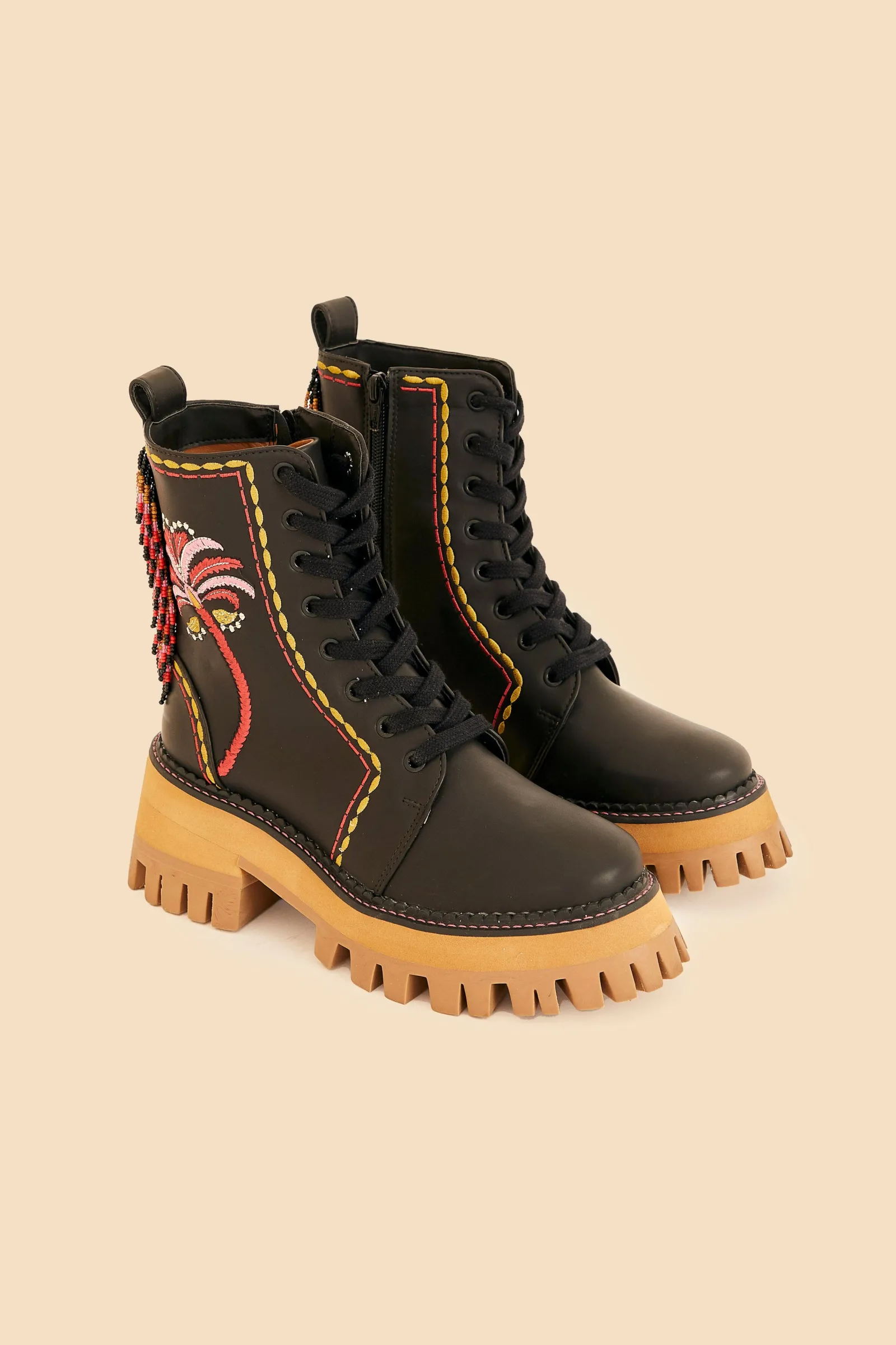  BLACK EMBROIDERED MID BOOT