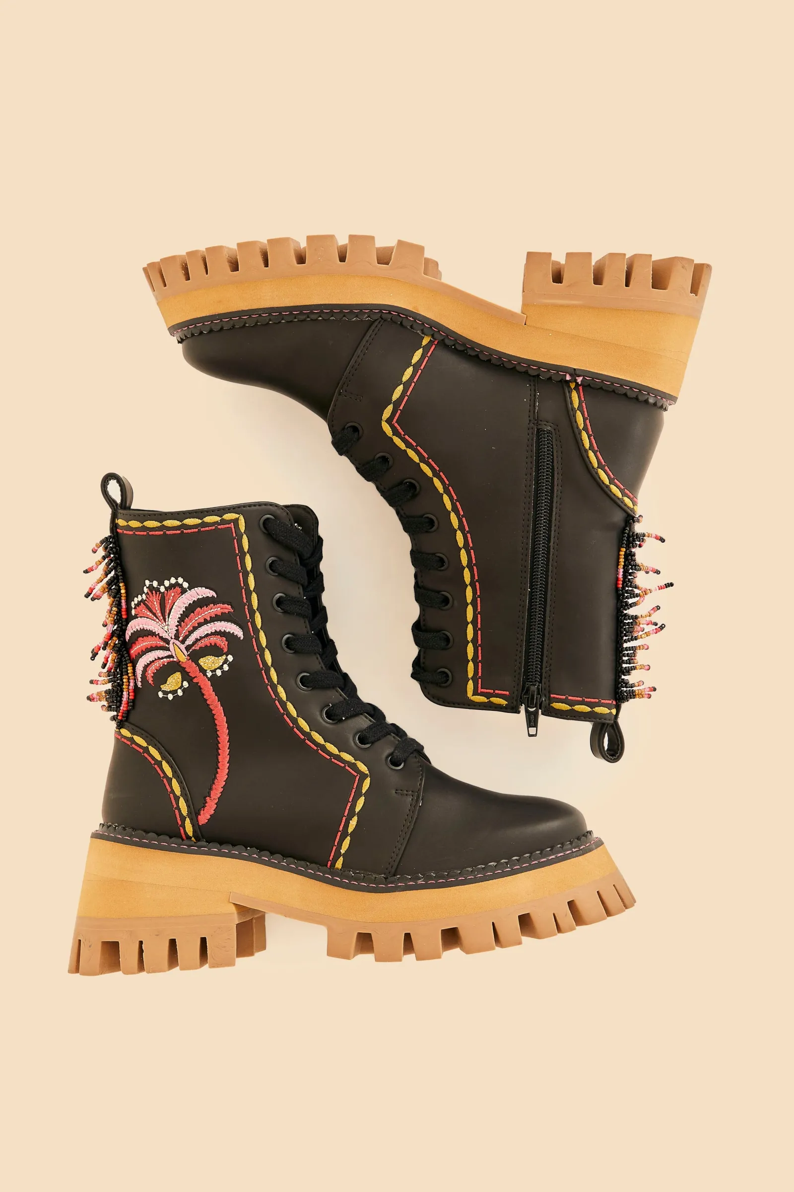BLACK EMBROIDERED MID BOOT