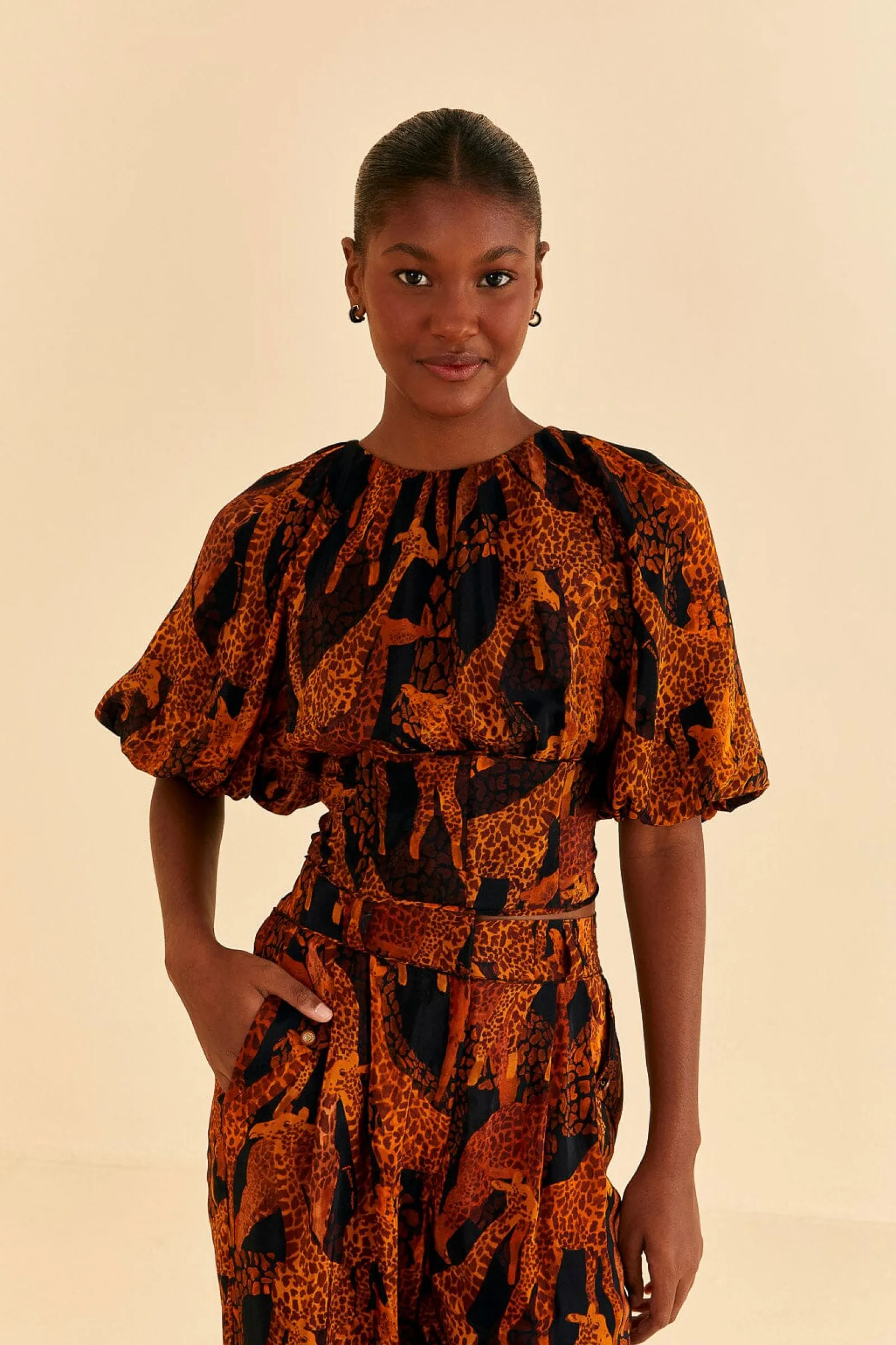  BLACK GIRAFFES PUFF SLEEVE BLOUSE