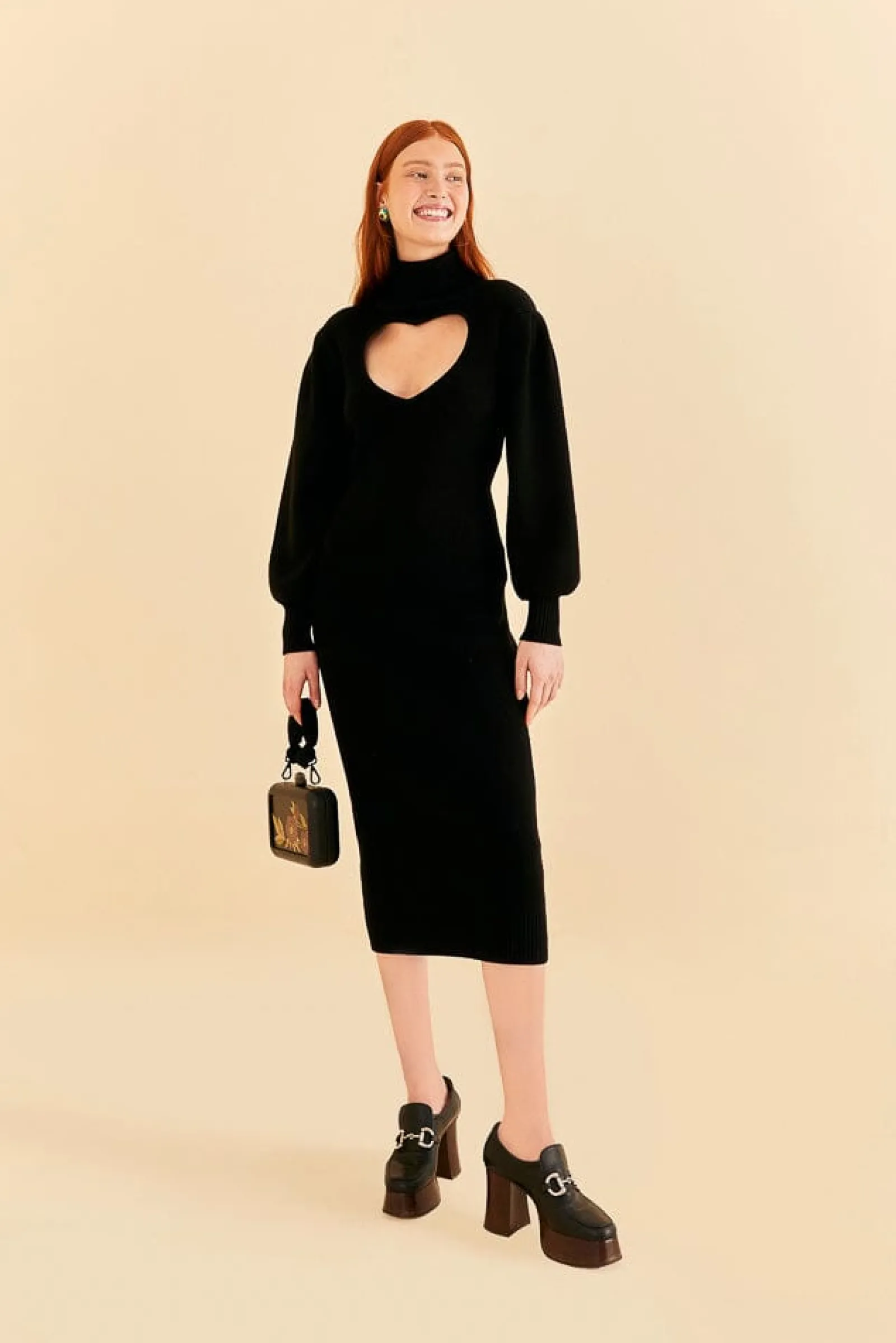  BLACK HEART NECKLINE KNIT DRESS