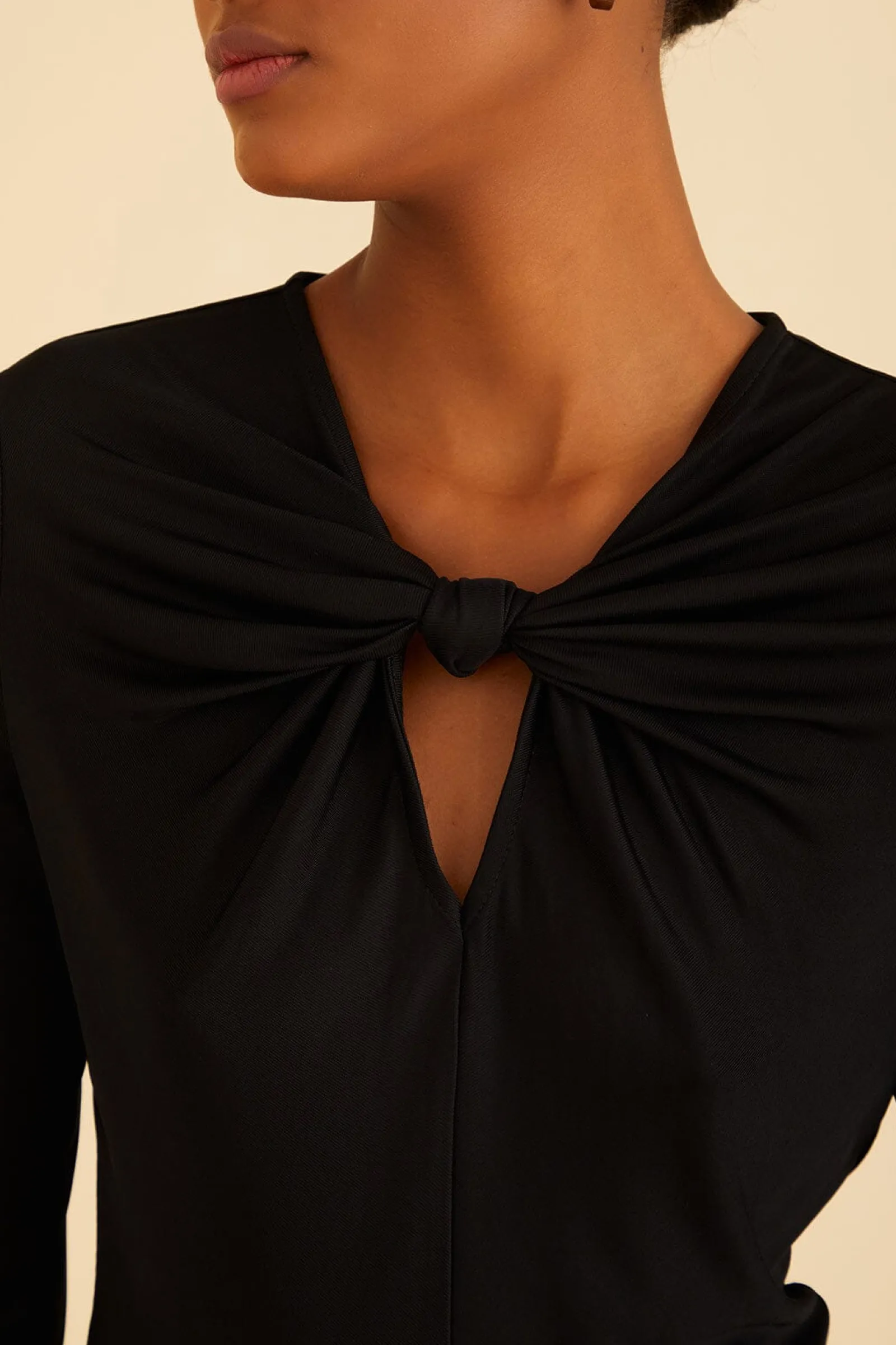 BLACK LONG SLEEVE BODYSUIT