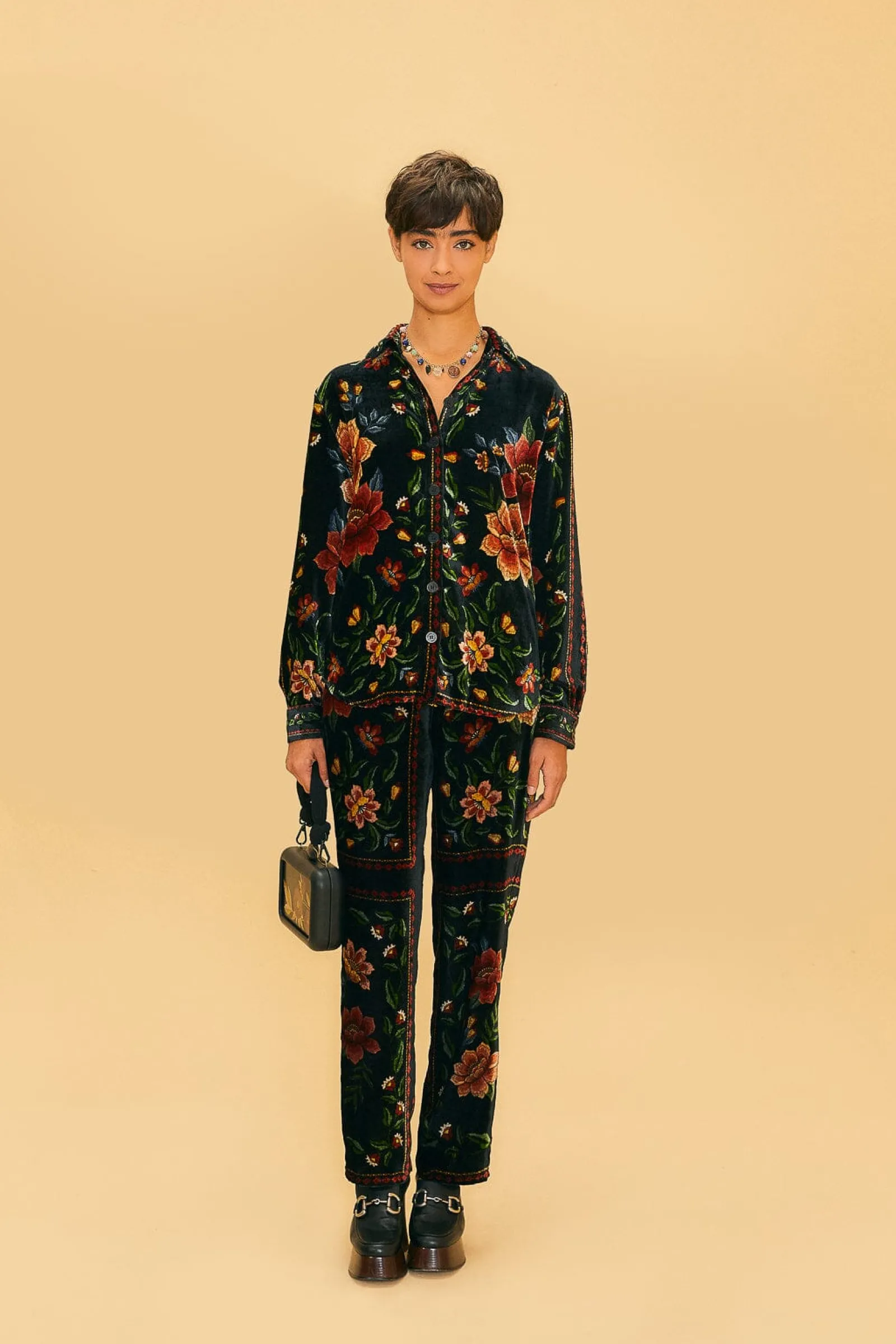  BLACK MACAWS GARDEN PANTS