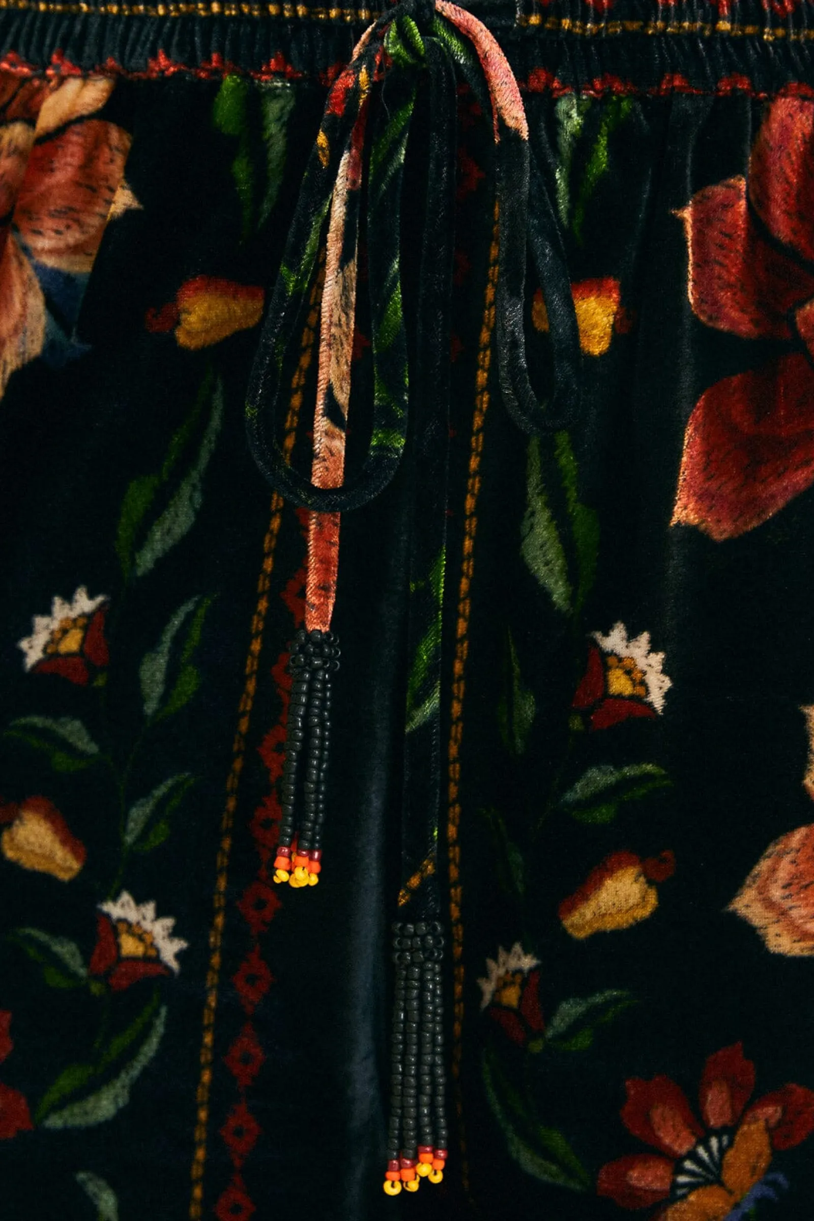 BLACK MACAWS GARDEN PANTS