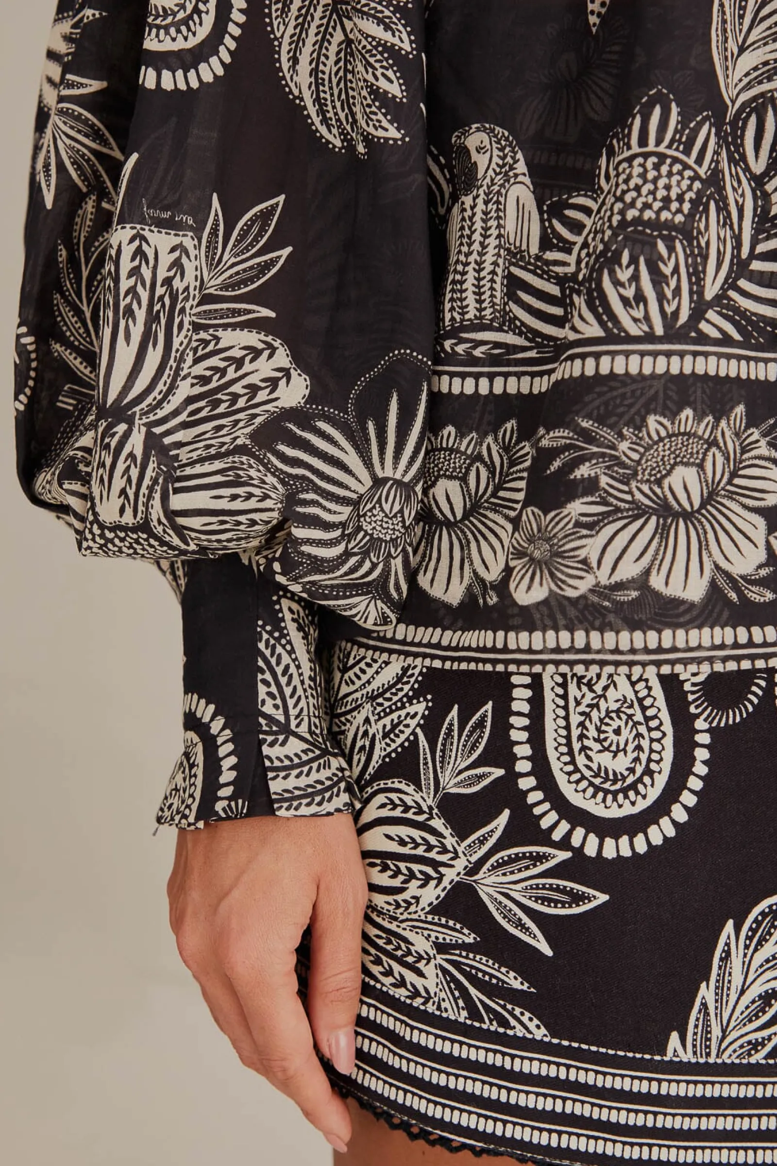 BLACK PAISLEY BLOOM BLOUSE