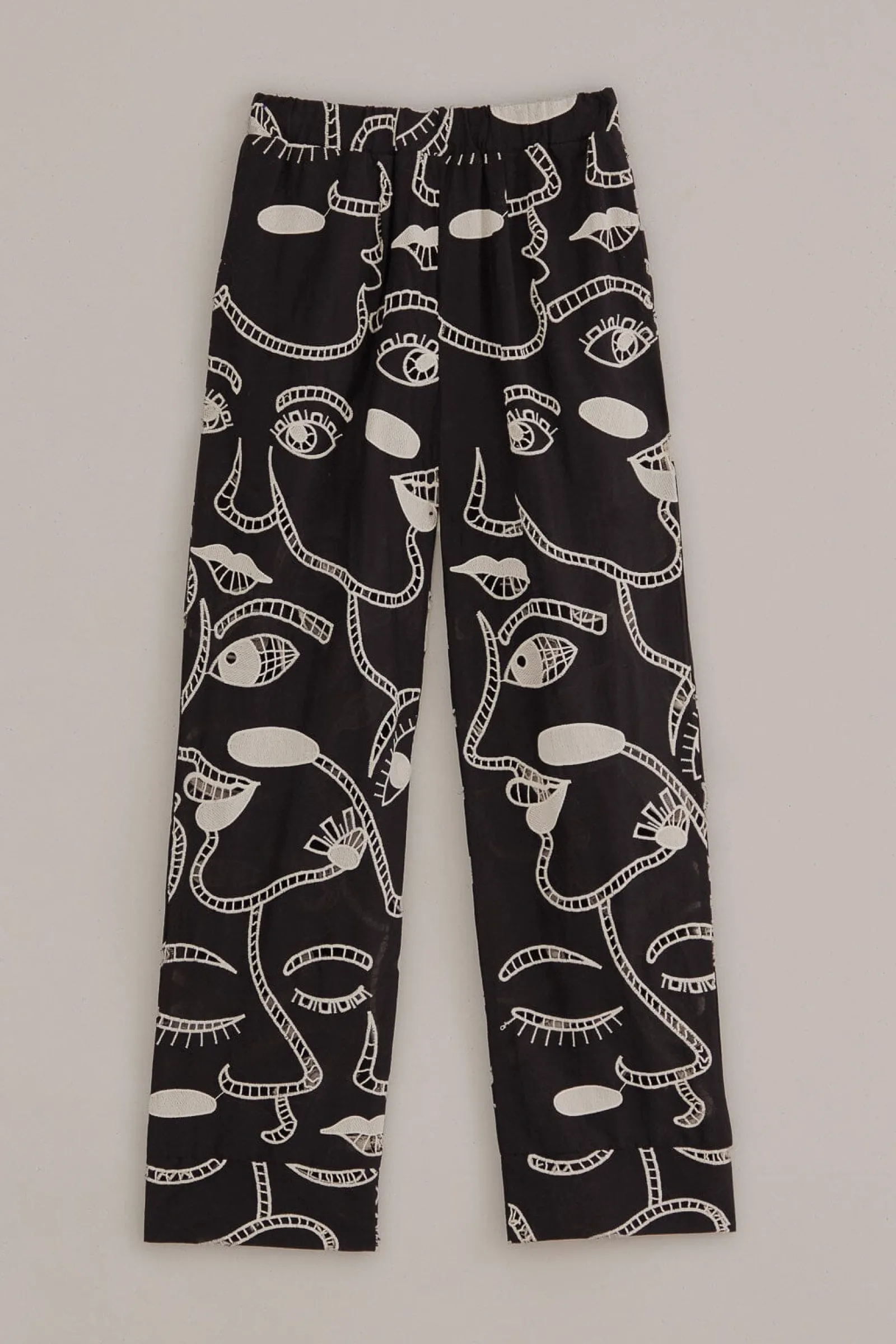 BLACK RICHELIEU FACES PANTS