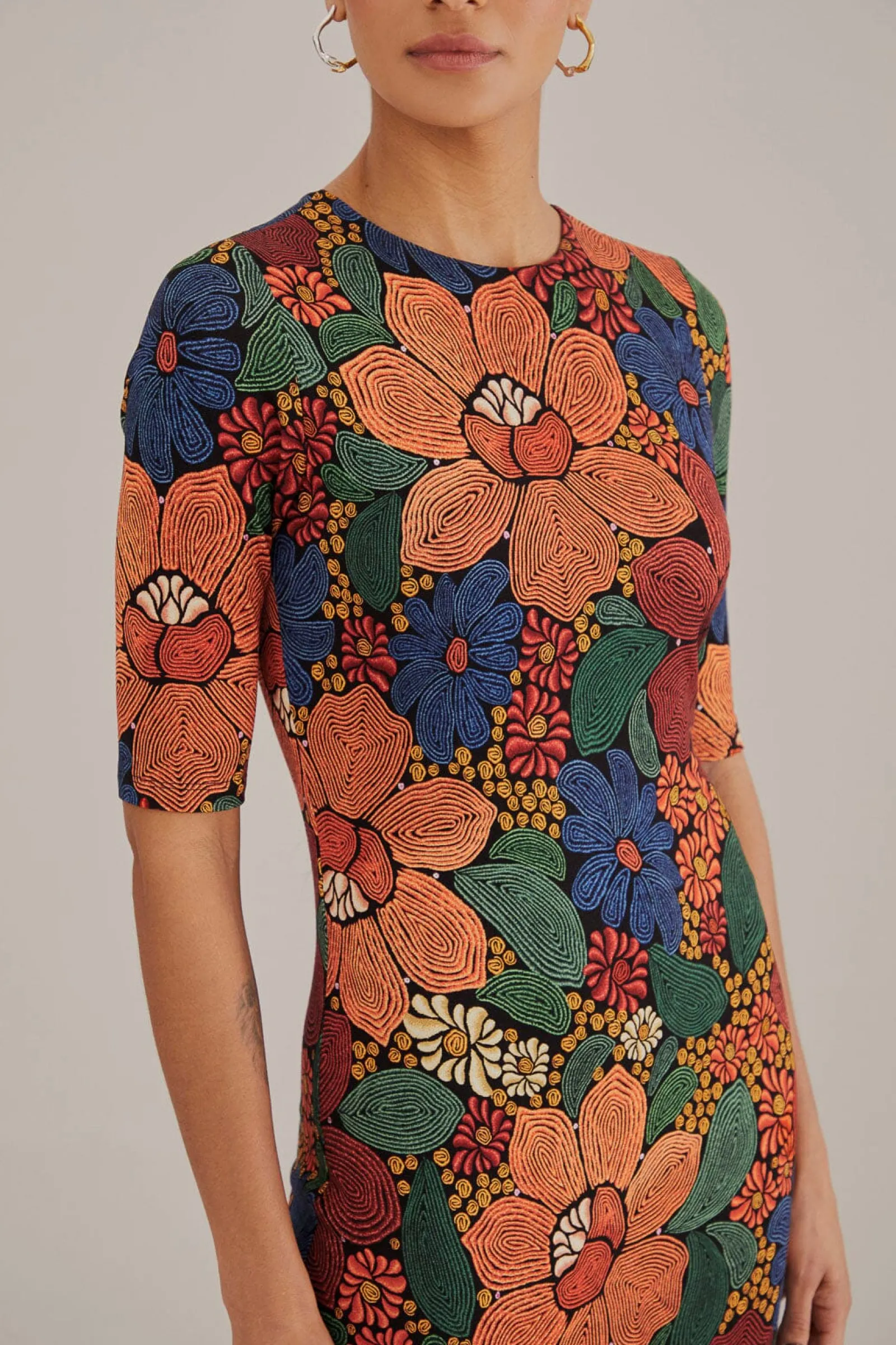 BLACK STITCHED FLOWERS LENZING™ ECOVERO™ VISCOSE MIDI DRESS