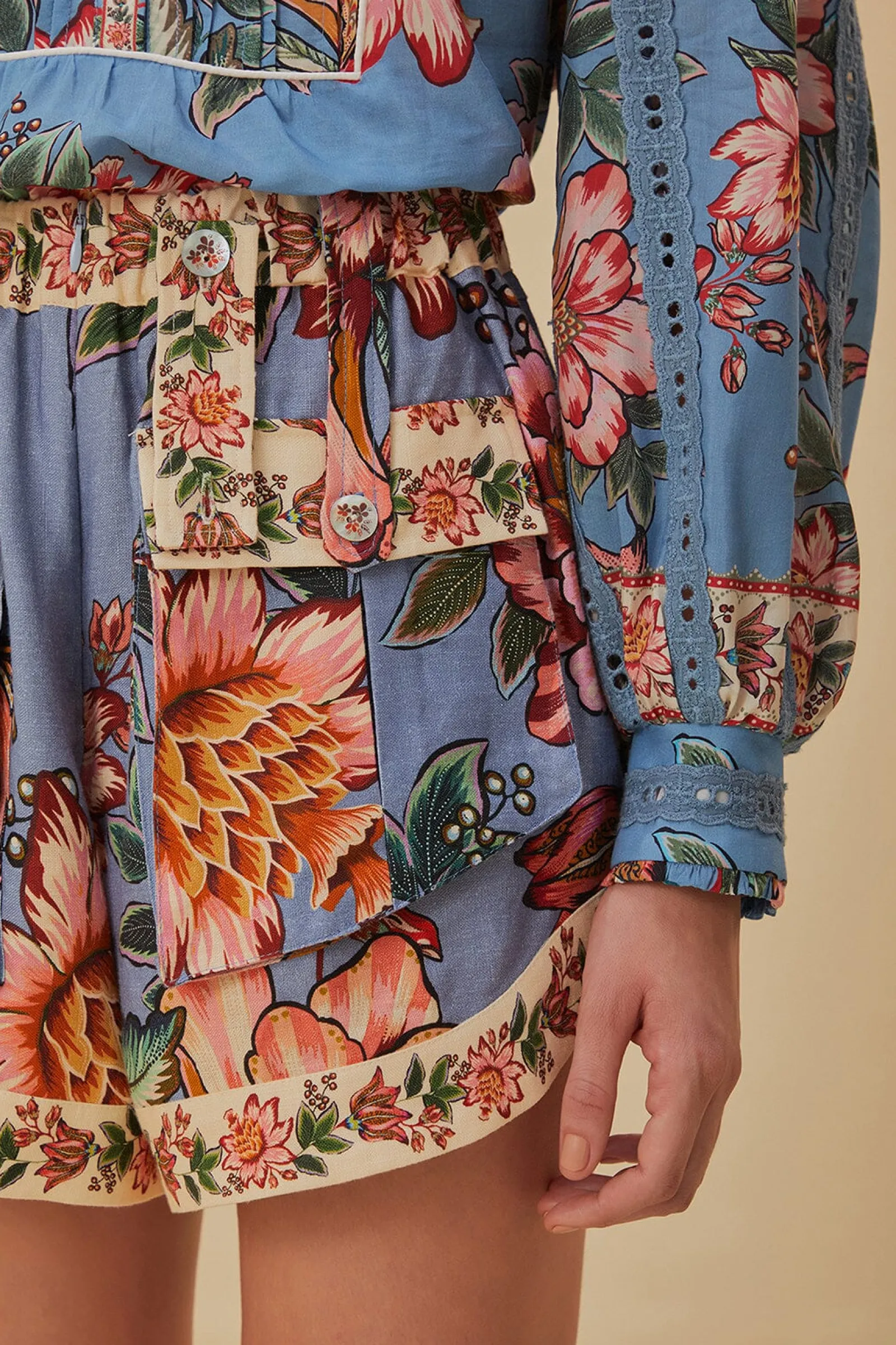 BLUE WONDERFUL BOUQUET EUROFLAX™ LINEN SHORTS