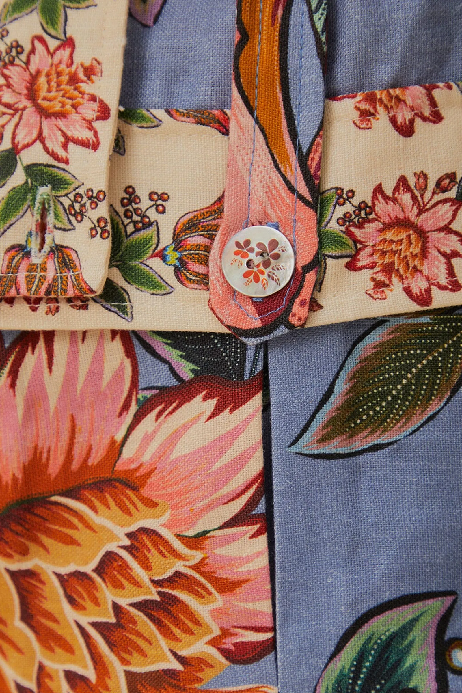 BLUE WONDERFUL BOUQUET EUROFLAX™ LINEN SHORTS