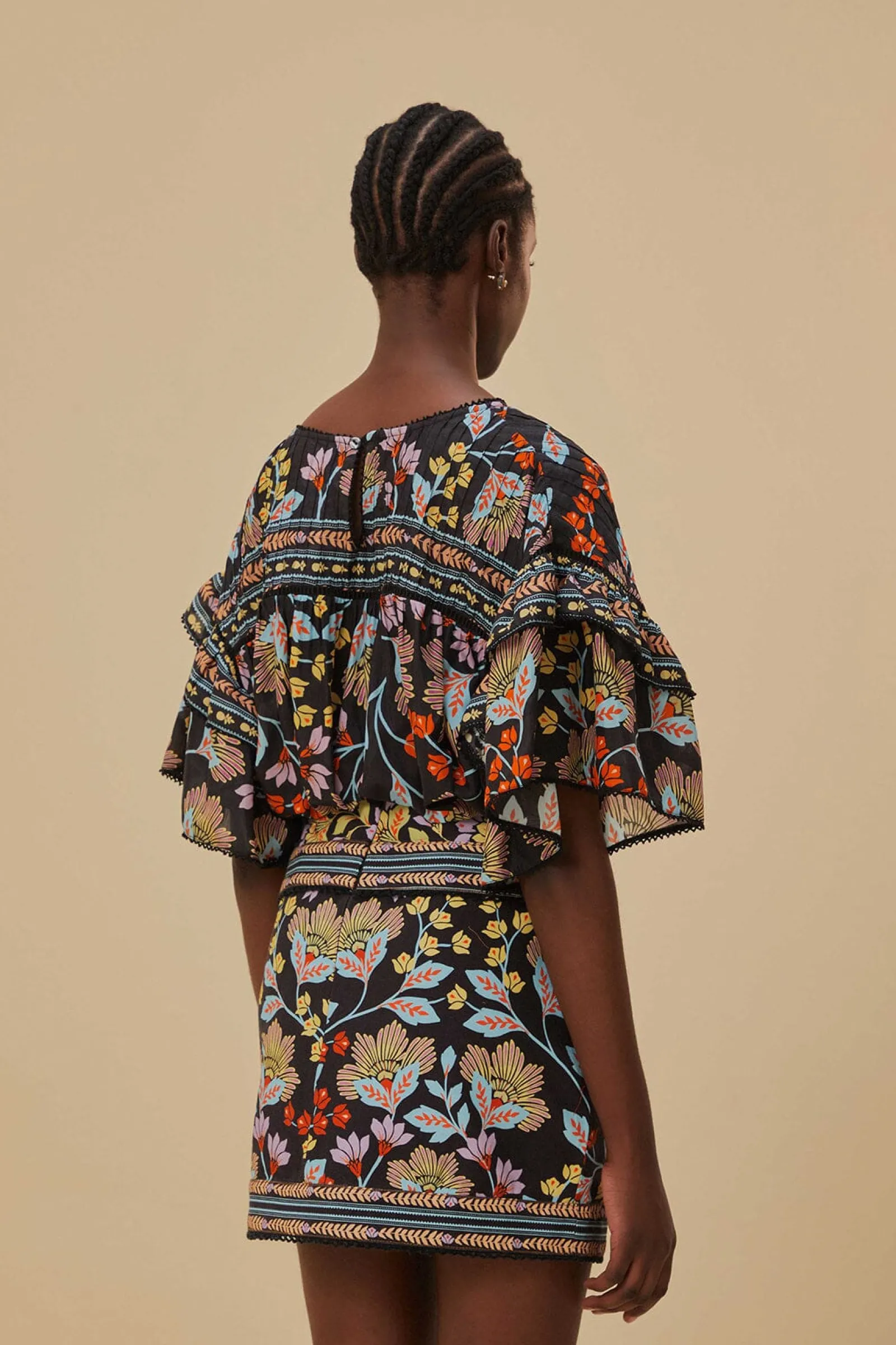 FLOWERY BLACK MINI SKIRT