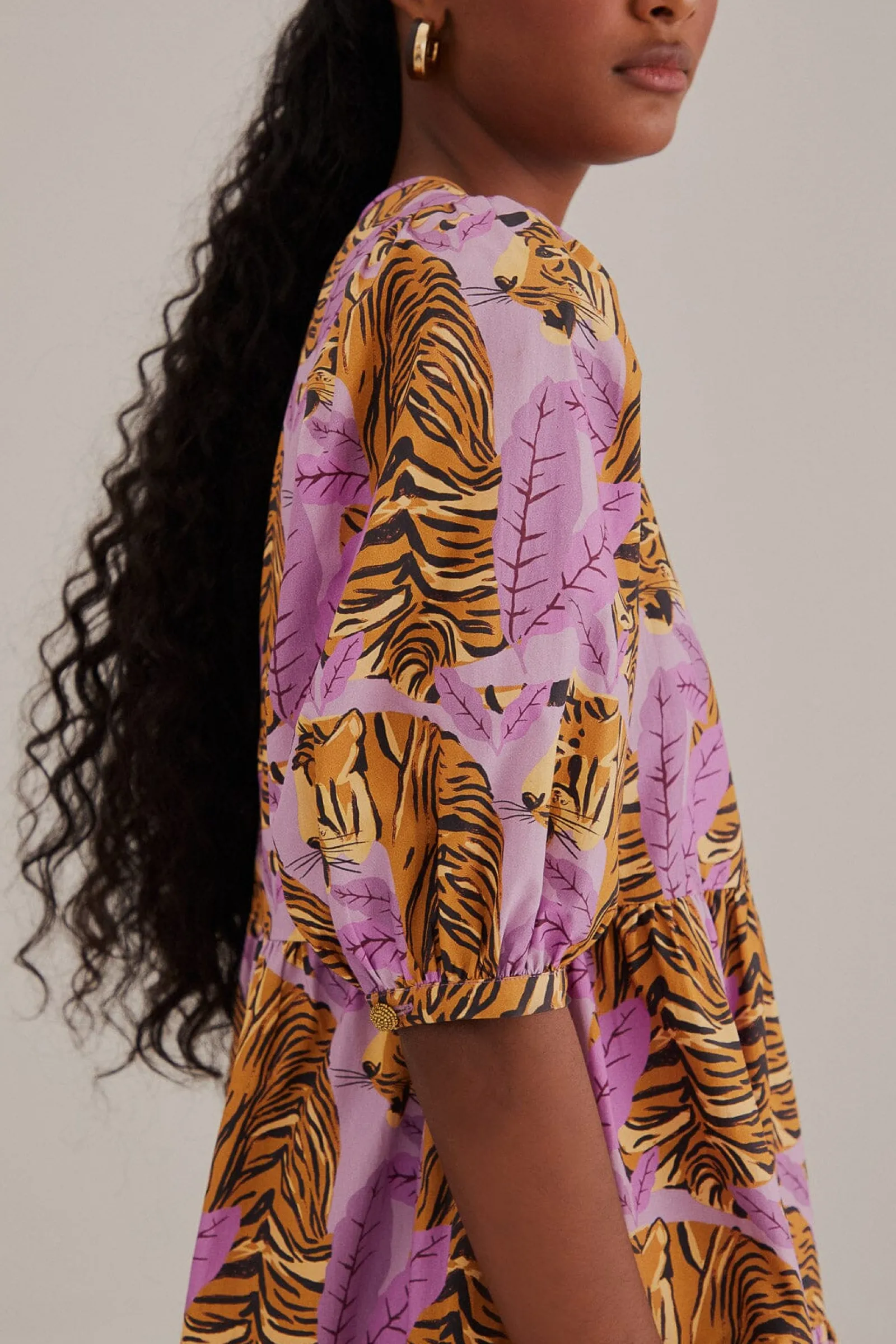 LAVENDER TIGER LEAVES PUFF SLEEVE MINI DRESS