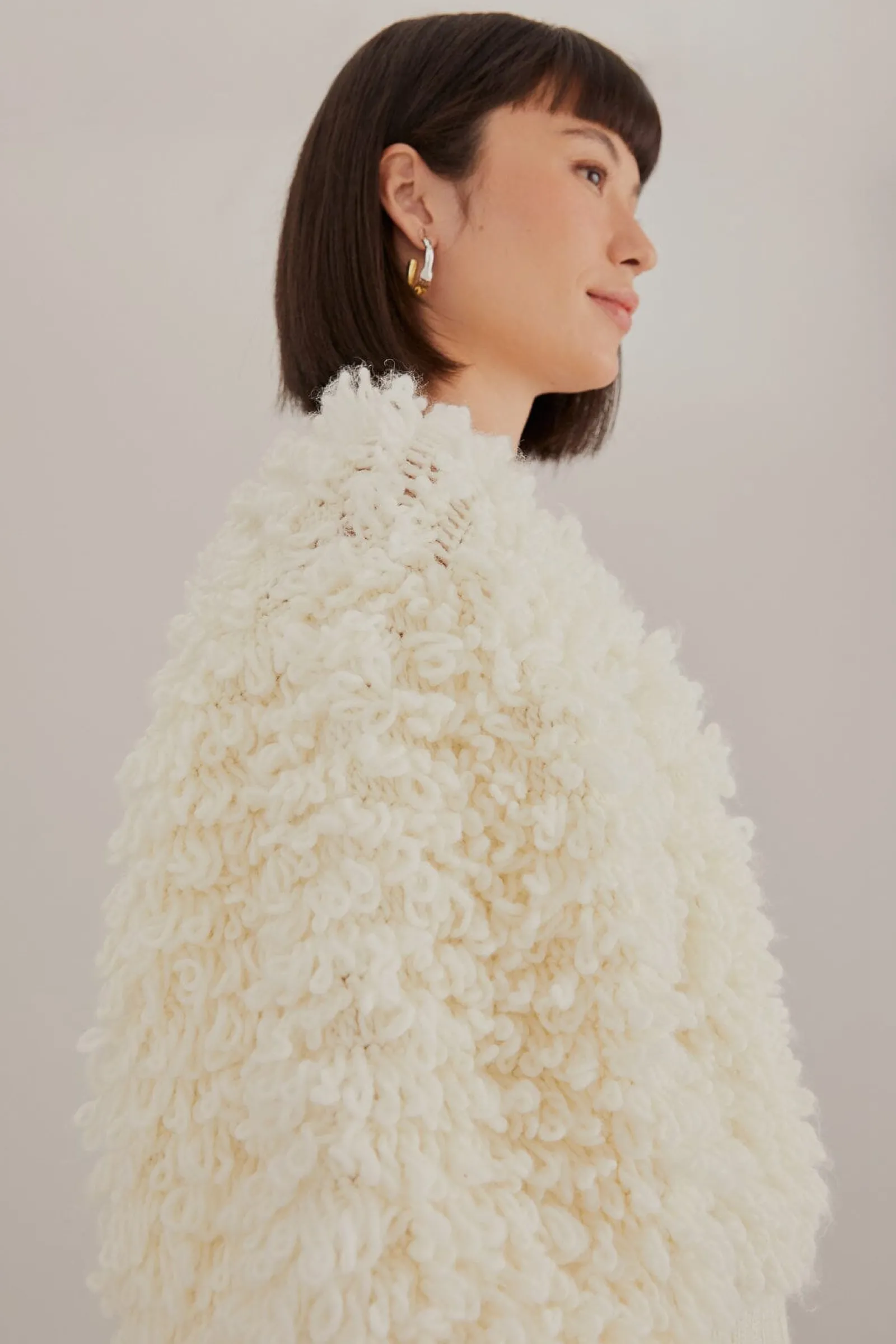 OFF-WHITE TEXTURED V NECK CARDIGAN