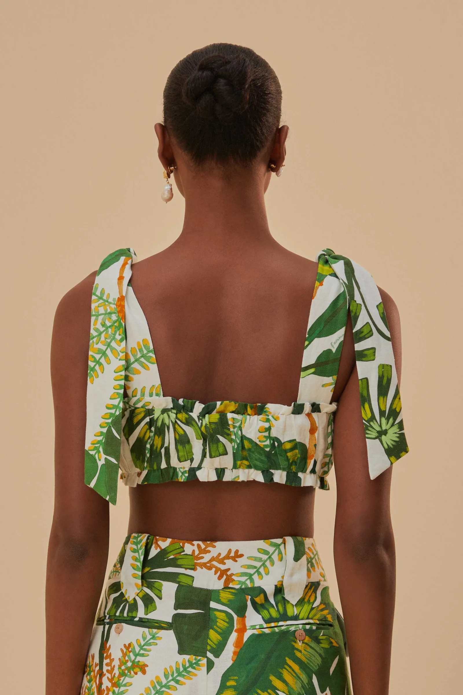 TROPICAL FOREST OFF-WHITE KNOT SLEEVELESS CROP TOP